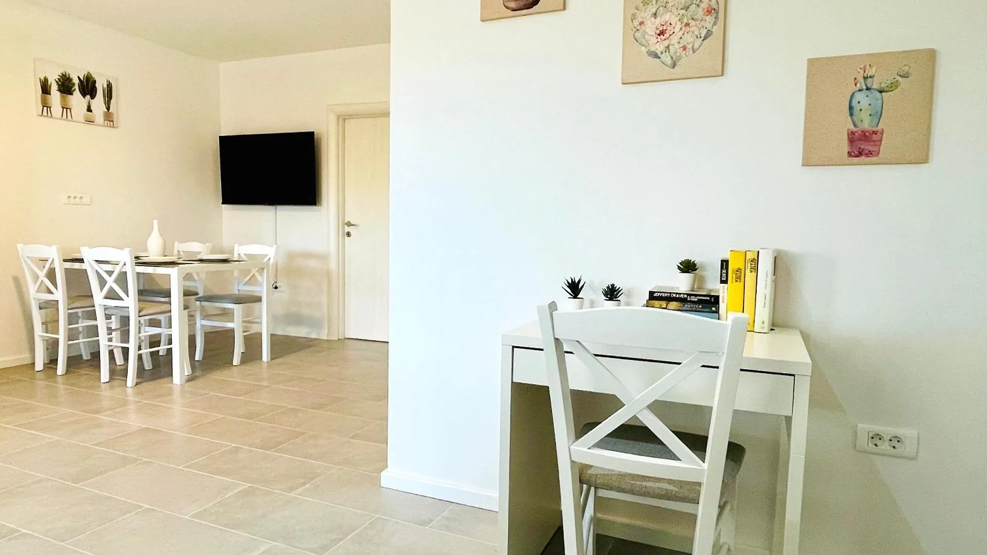 New Apartments Miya - Peroj Beach 0*,  Chorvatsko